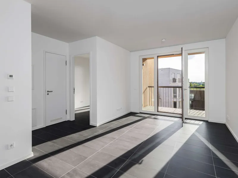 Beautiful & bright 3-Room Apartment with Balcony, Skyline Views & design kitchen in Prenzlauer Berg — photo 1